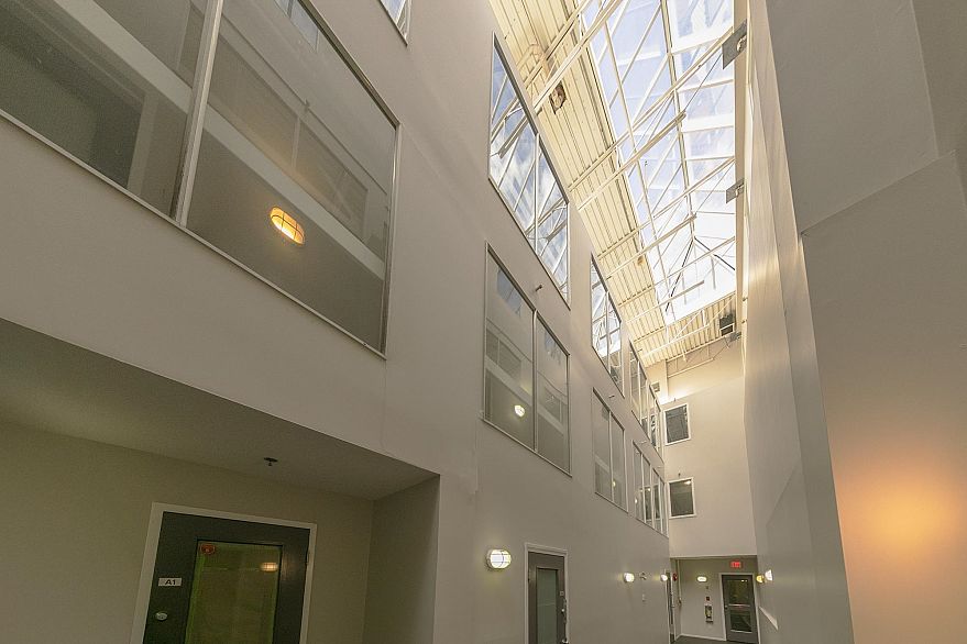 C6 238 E 10th Avenue