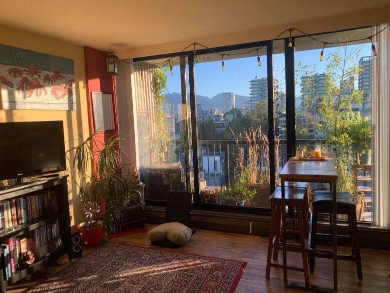 1403 1330 Harwood Street