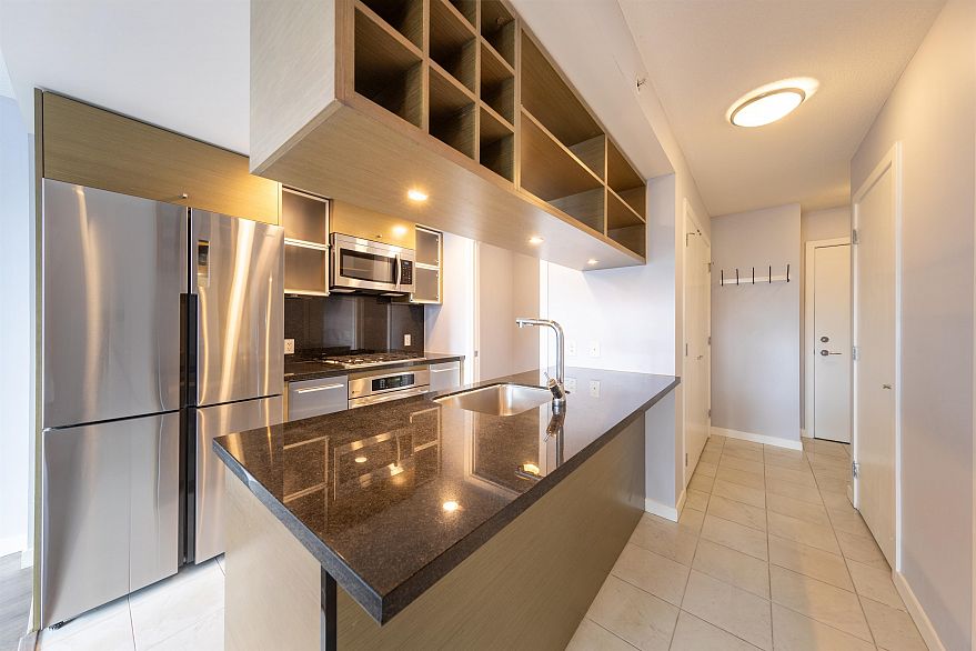 907 833 Seymour Street