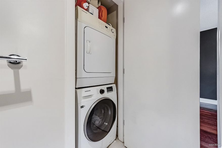 213 1088 Richards Street