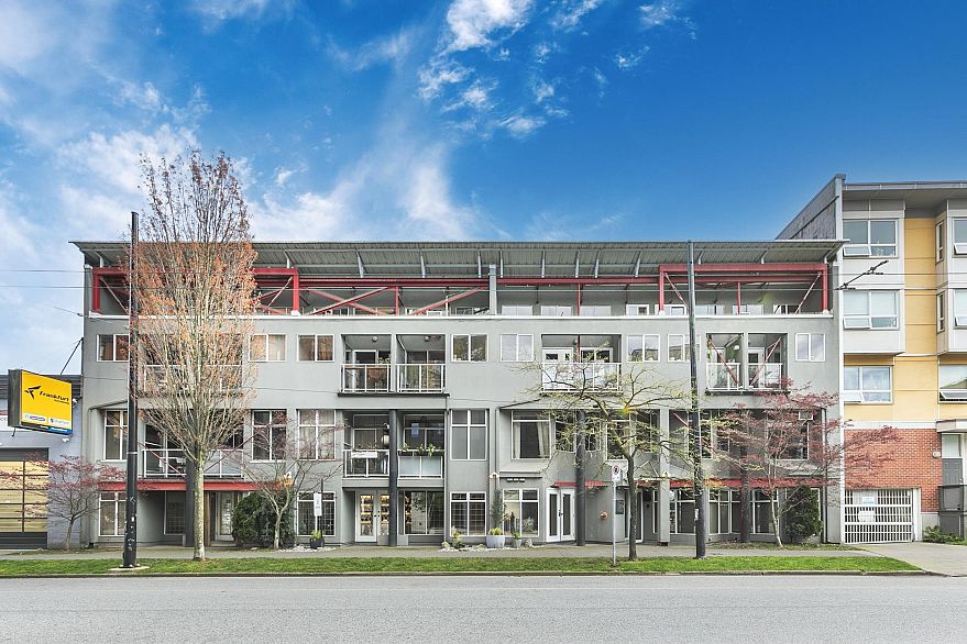 C6 238 E 10th Avenue