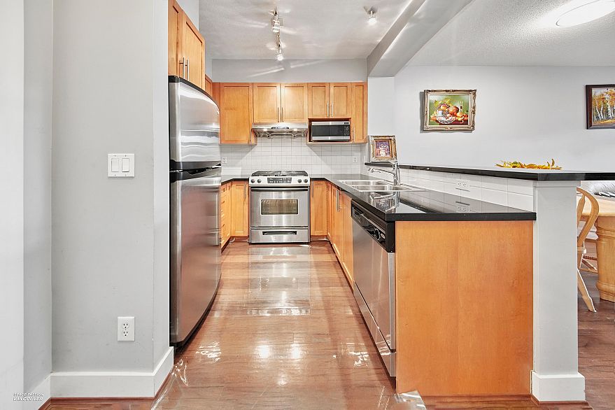 212 2250 Wesbrook Mall