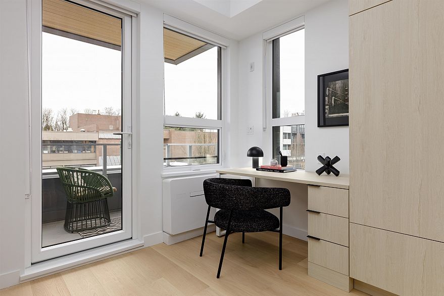 406 2471 Saint George Street