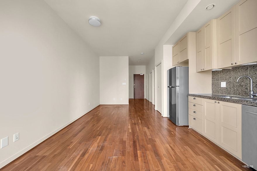 1113 1333 W Georgia Street