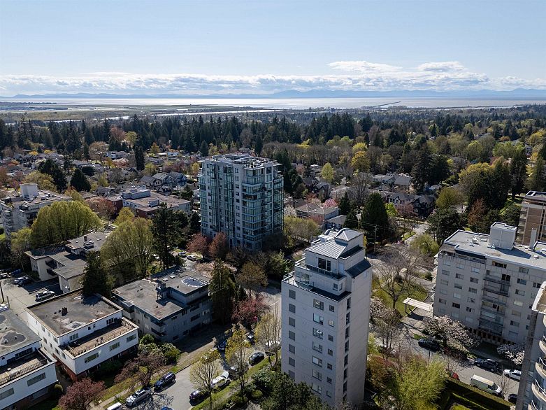 1100 5890 Balsam Street