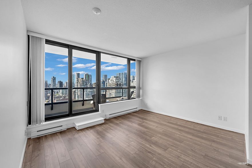 2608 977 Mainland Street