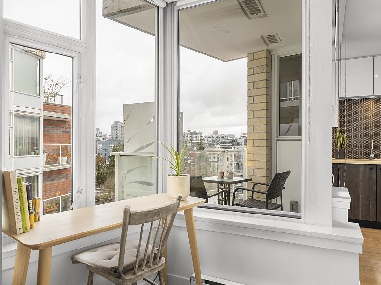 502 311 E 6th Avenue