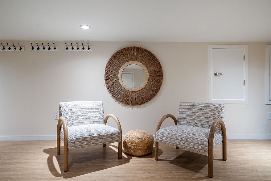 2011 Creelman Avenue