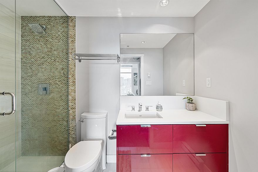 820 1777 W 7th Avenue