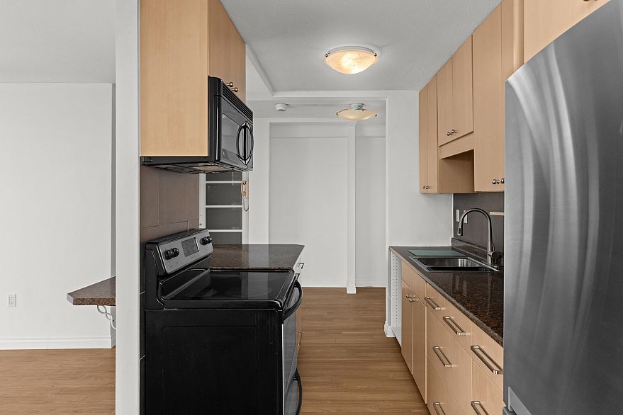 1701 1251 Cardero Street