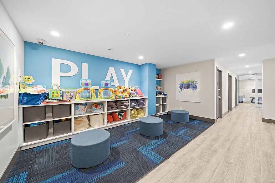 3559 E Kent Avenue North