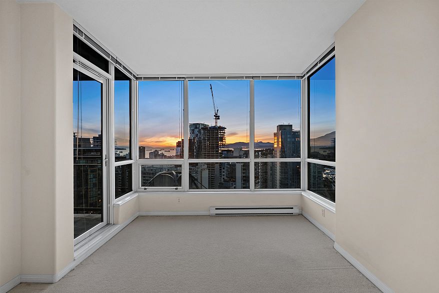 3601 1328 W Pender Street