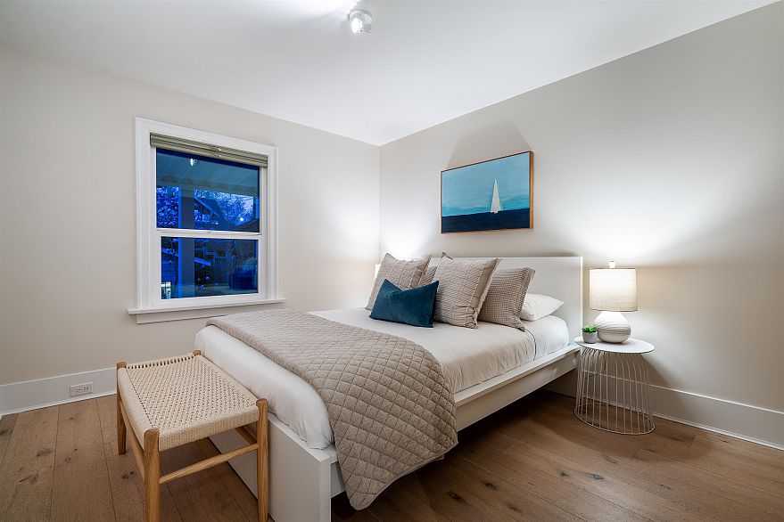 2011 Creelman Avenue