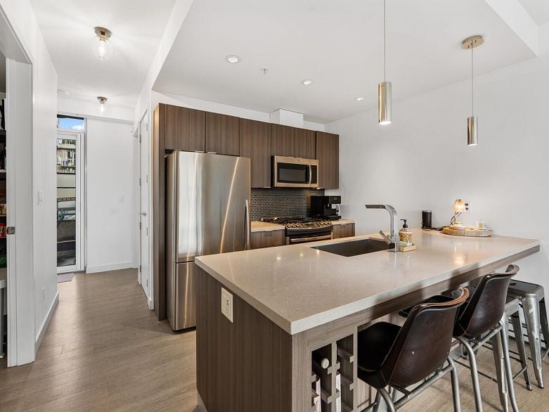 201 1788 Ontario Street