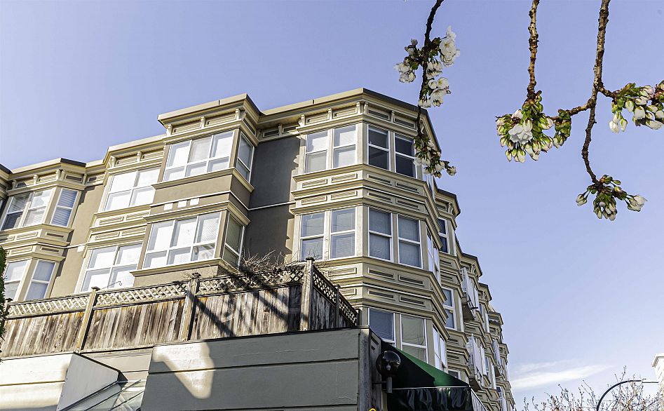 PH6 5723 Balsam Street