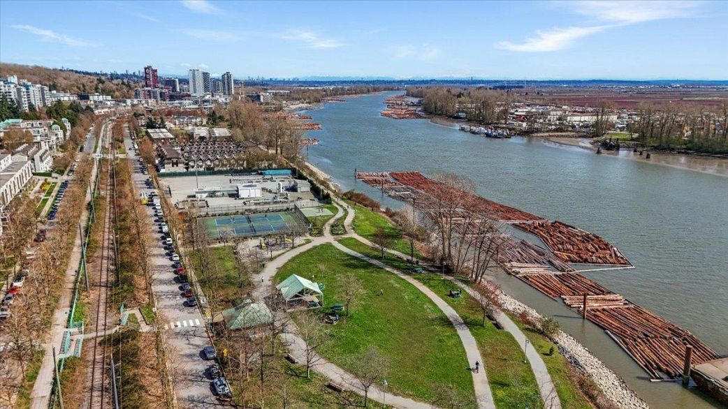 909 2733 Chandlery Place