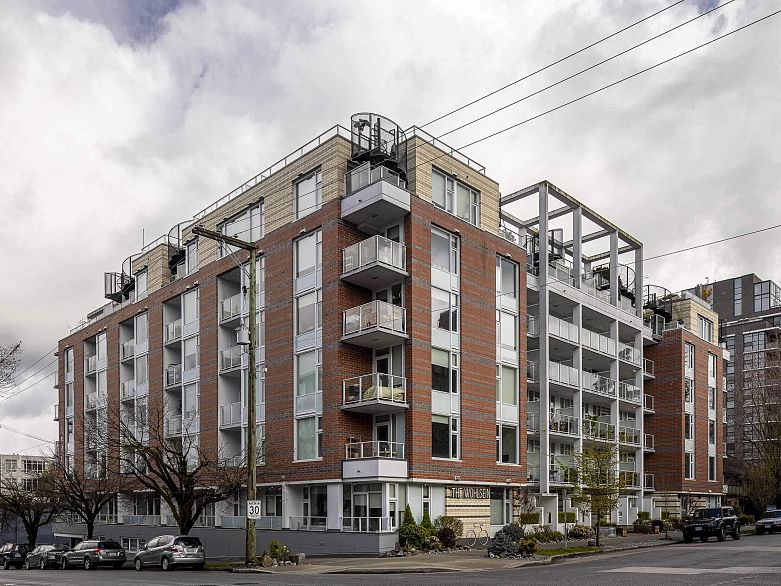 502 311 E 6th Avenue