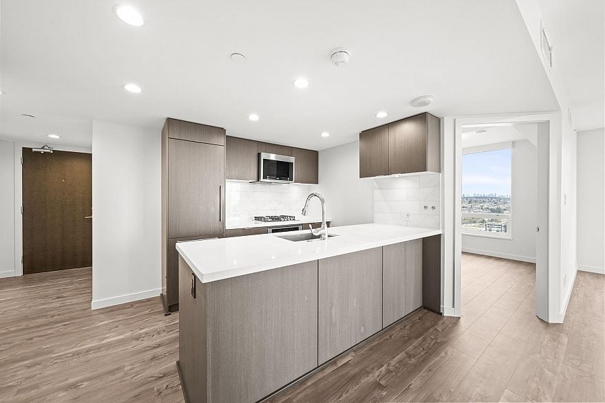 2407 8189 Cambie Street