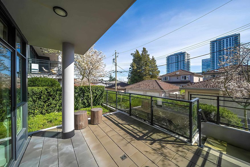 106 458 W 63rd Avenue