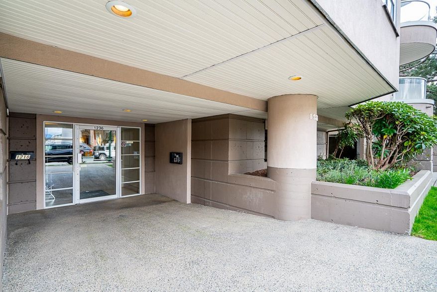 111 1236 W 8th Avenue