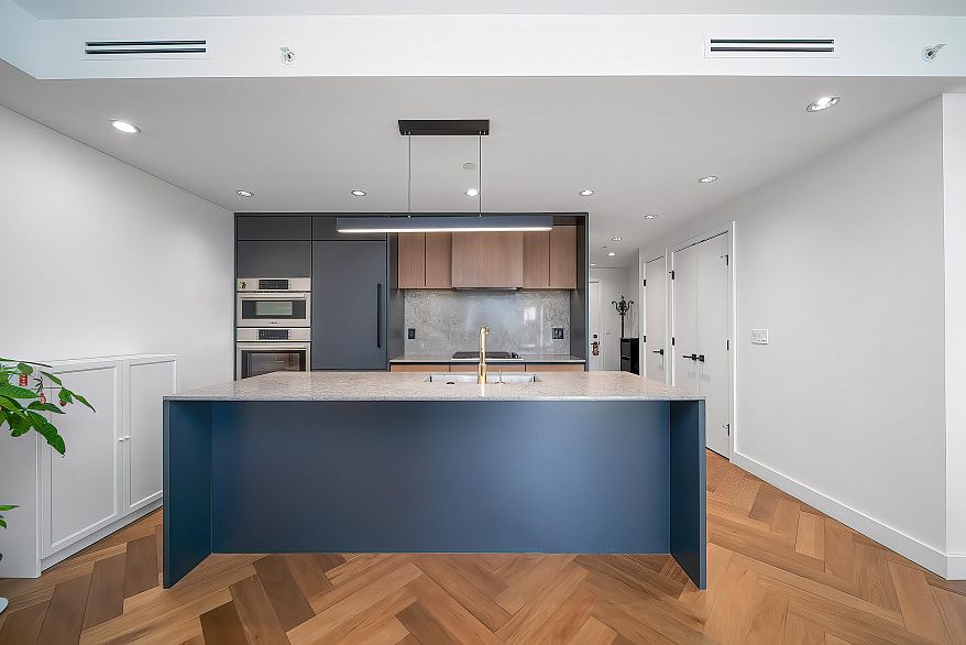 106 458 W 63rd Avenue