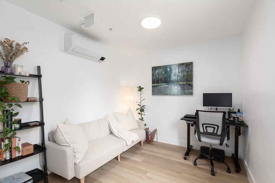 101 239 E 16th Avenue