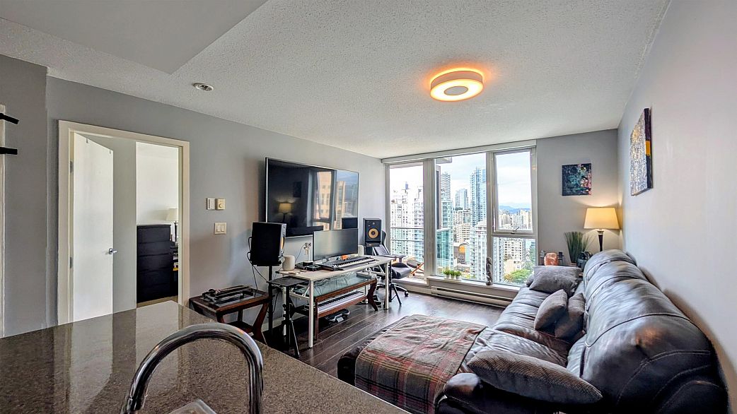 3301 233 Robson Street