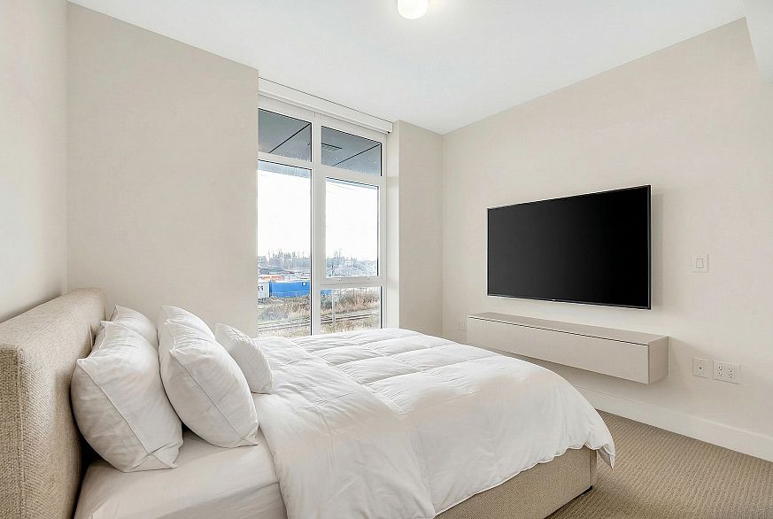 3559 E Kent Avenue North