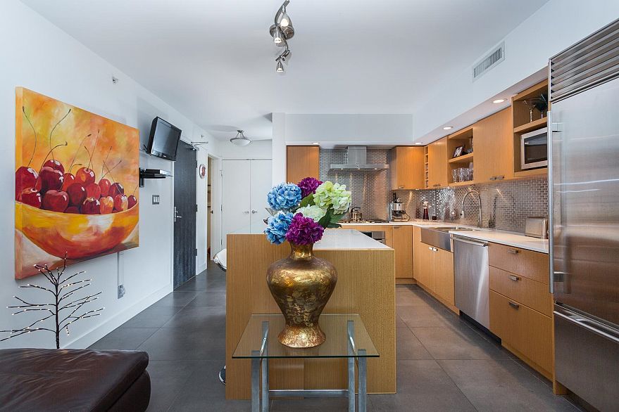 104 1168 Richards Street