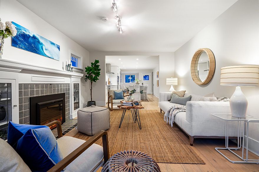 2011 Creelman Avenue