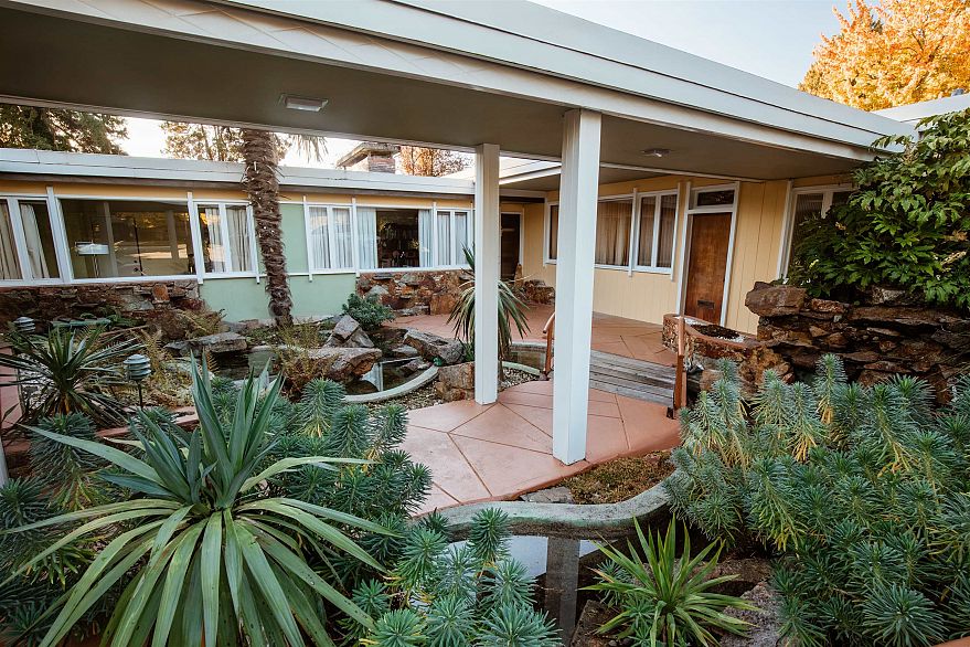 6171 Collingwood Street