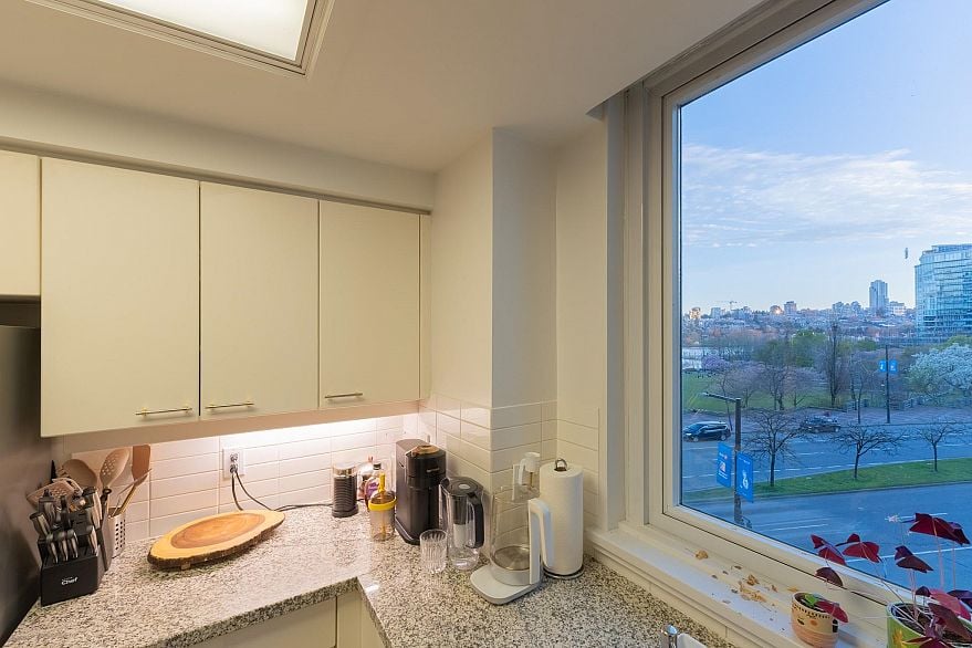 505 388 Drake Street