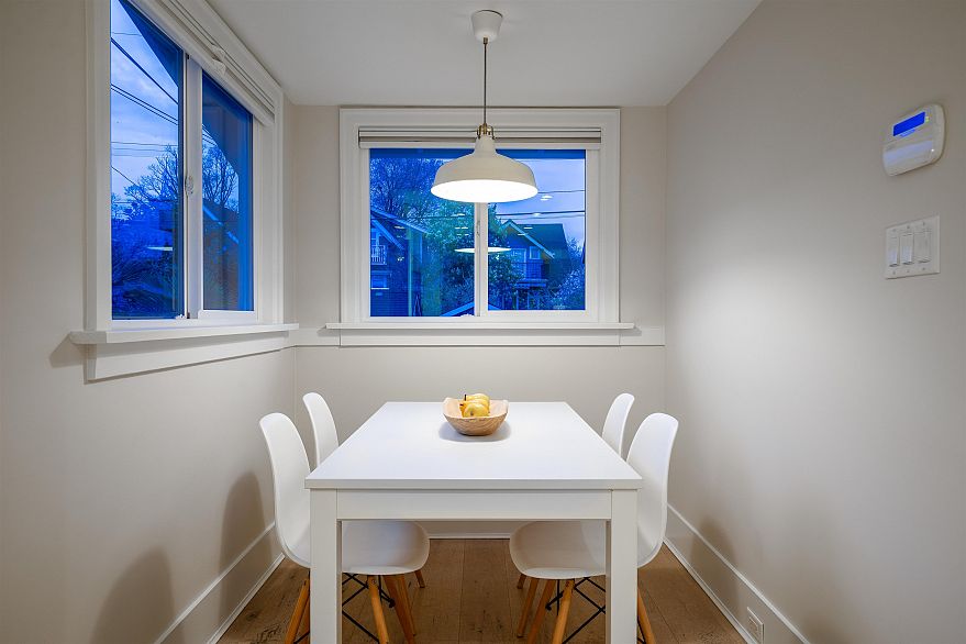 2011 Creelman Avenue