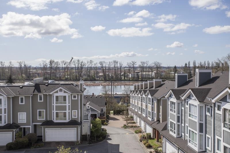 22 2656 Morningstar Crescent