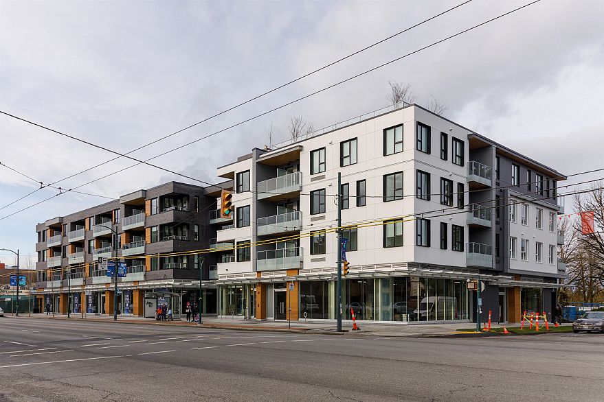 406 2471 Saint George Street