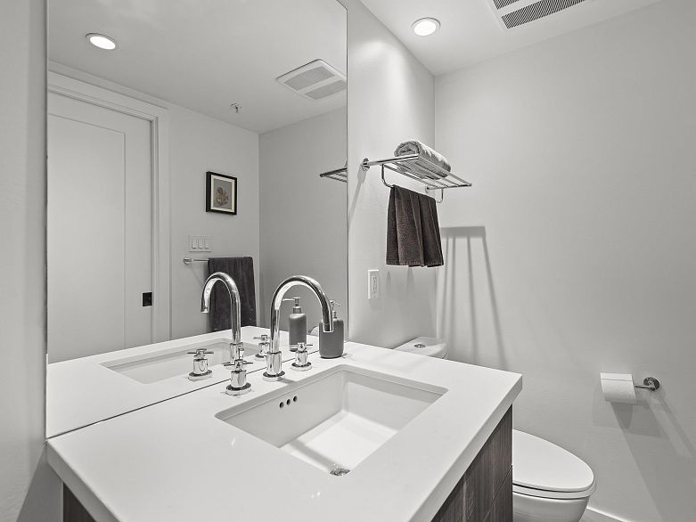 502 311 E 6th Avenue