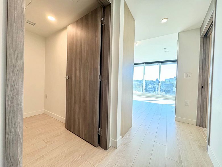 1318 1768 Cook Street