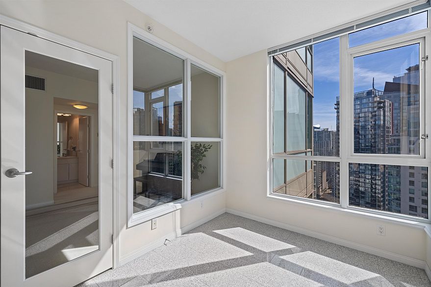 3601 1328 W Pender Street