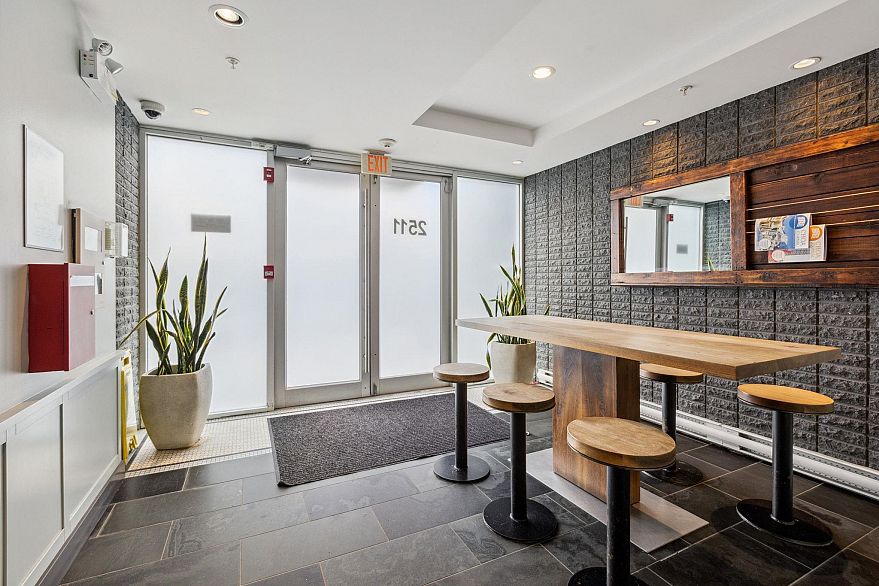 406 2511 Quebec Street