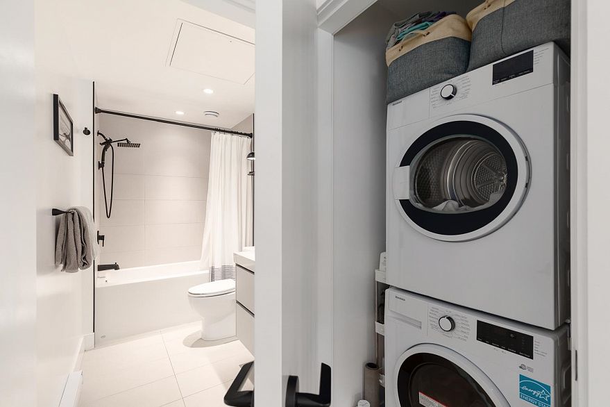 101 239 E 16th Avenue