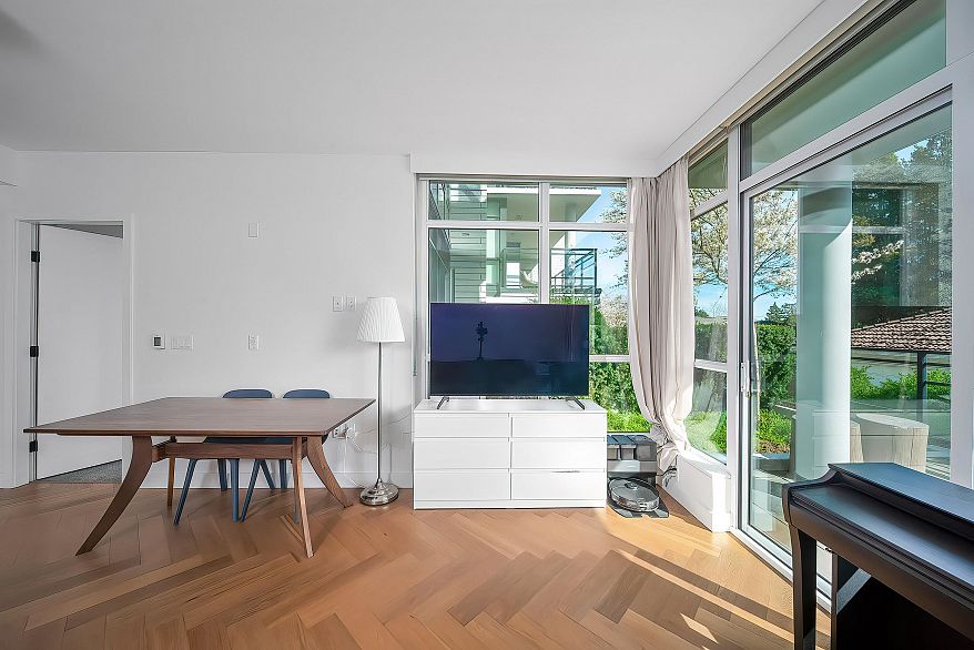 106 458 W 63rd Avenue