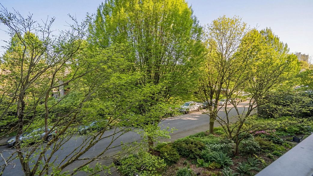 305 975 W 13th Avenue