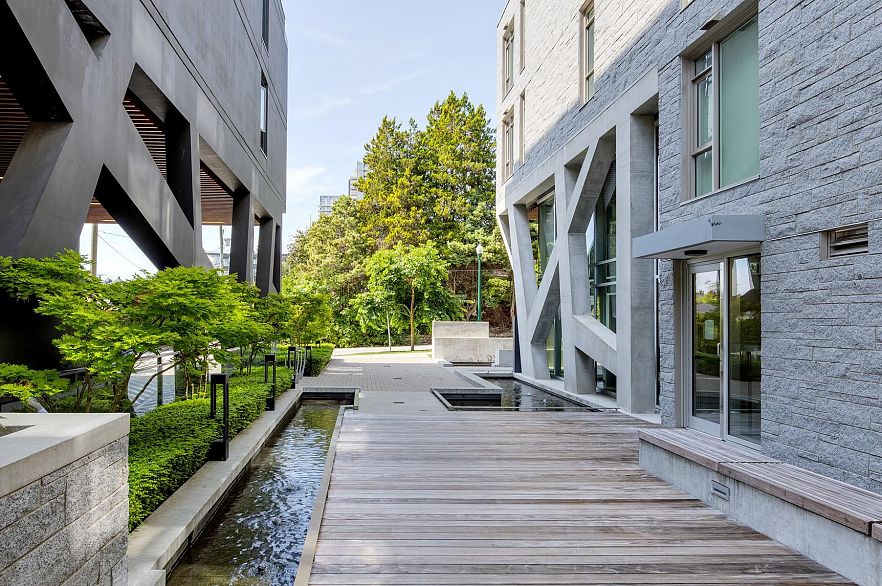 206 7428 Alberta Street