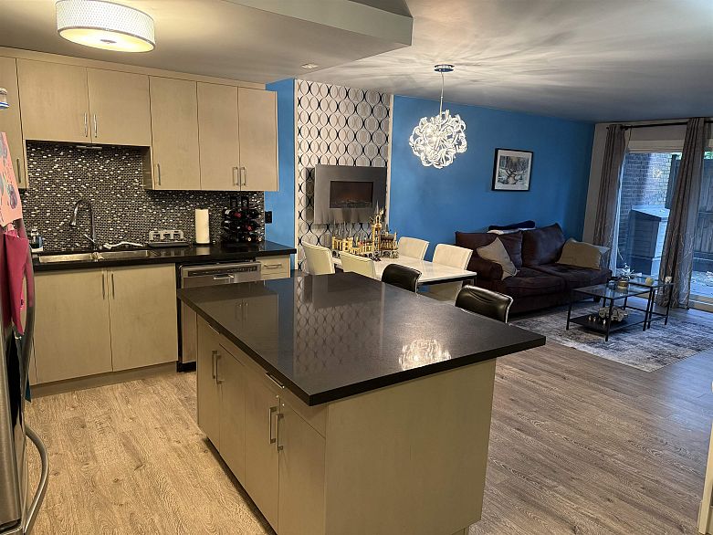 117 2416 W 3rd Avenue