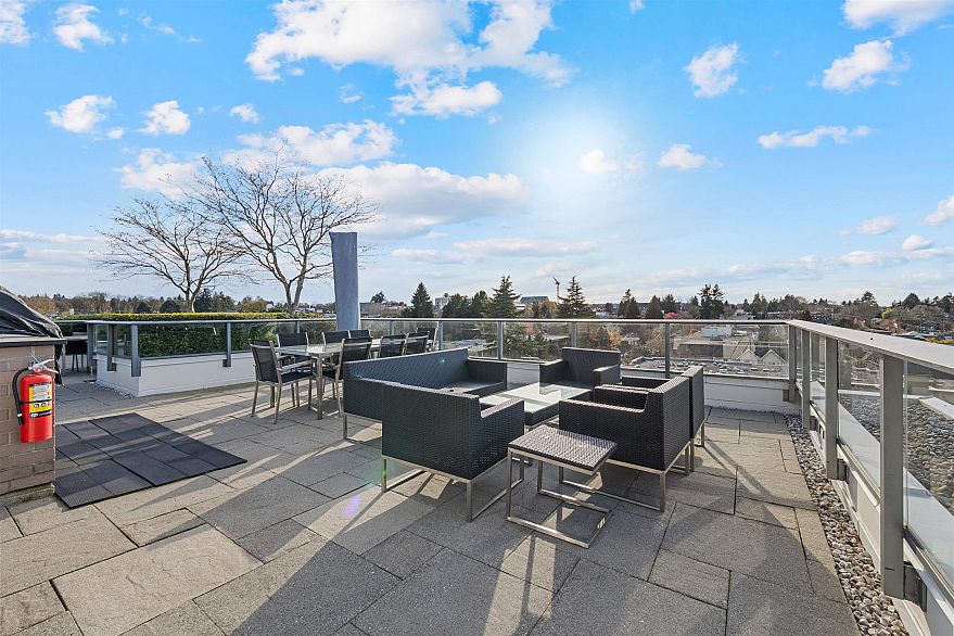 820 1777 W 7th Avenue