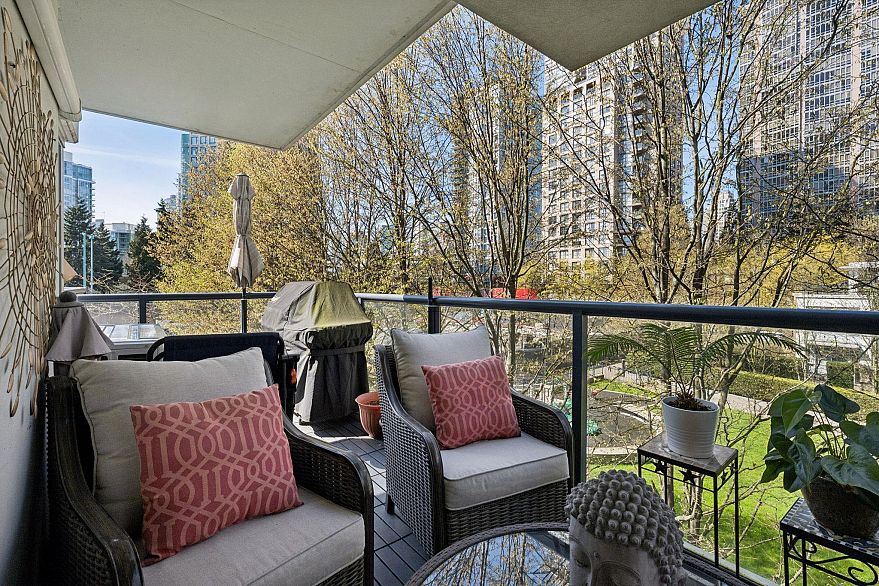 310 939 Expo Boulevard