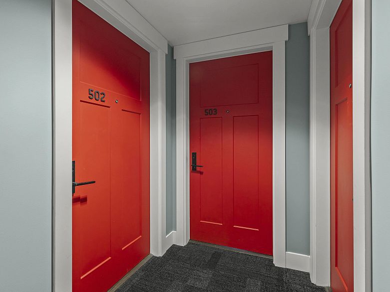 502 311 E 6th Avenue