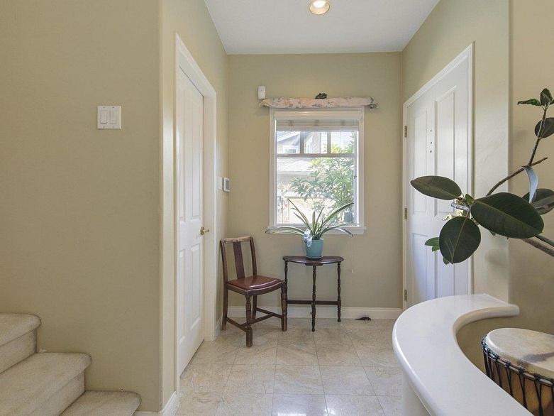 31 5650 Hampton Place