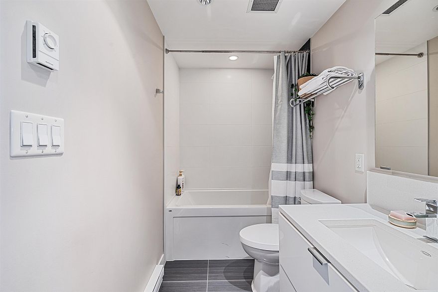 820 1777 W 7th Avenue