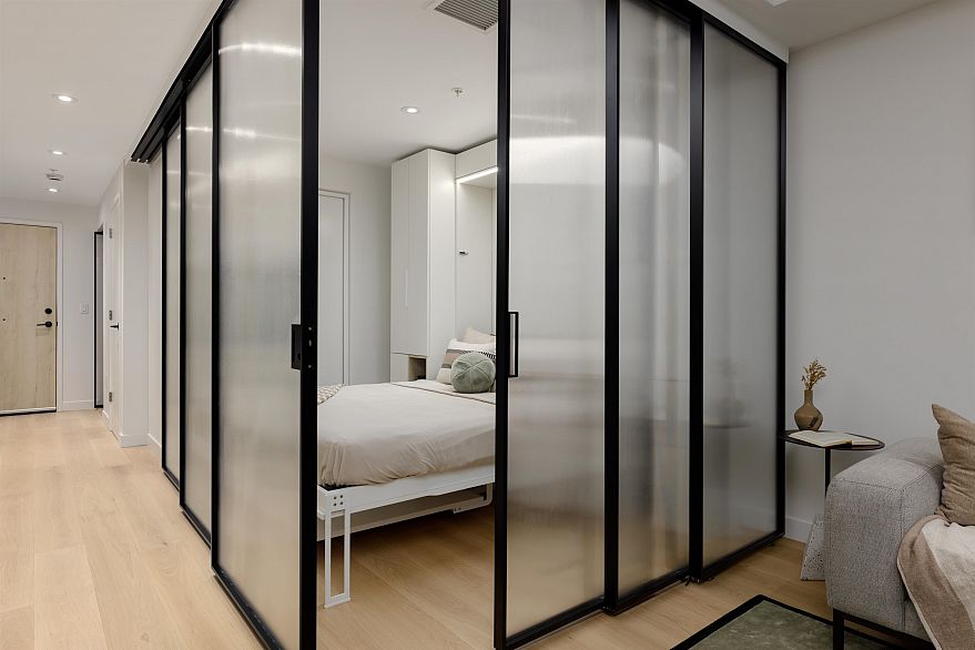 406 2471 Saint George Street